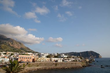 Soccorso Kilisesi Forio içinde yer alır ve gün batımı ve duygular aracılığıyla hikayeler söyleyebilirim yerler sevenler için bir durağı. Sanat ve doğa büyük bir sembiyoz