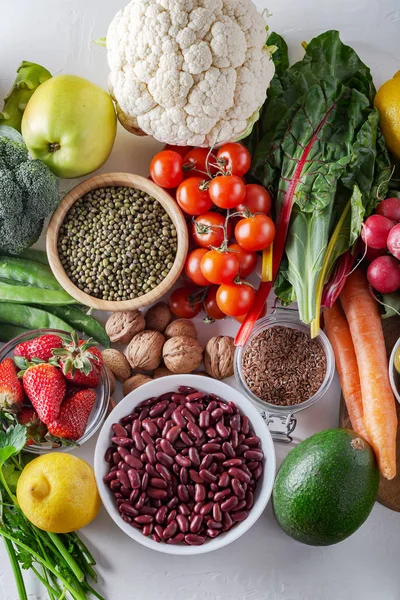 Vista superior de alimentos limpos e saudáveis selecionados — Fotografia de Stock