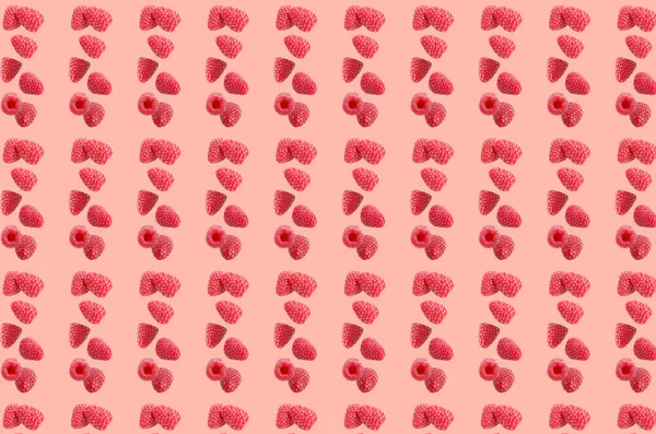 Renkli arka planda taze ahududu canlı meyve deseni