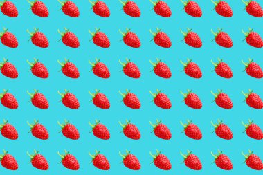 Renkli arka planda taze çilek canlı meyve deseni