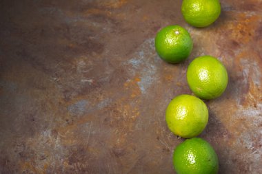 Trendy pas arka planda taze limon lu meyveler