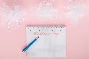 Metnin ya da tasarımın için asgari düğün konsept şablonu