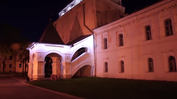 Veliky Novgorod Kreml késő este — Stock videók