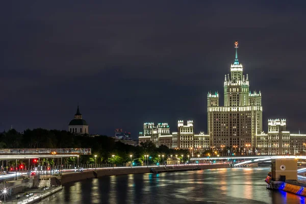 Moskau, russland, moskvoretskaja ufer — Stockfoto