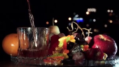 meyve ve cevizli sucuk ile natürmort kompozisyon