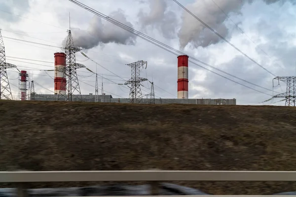 Energia numa cidade grande. Problemas ambientais nas grandes cidades — Fotografia de Stock