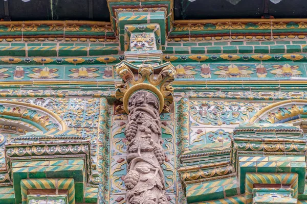 Moskova Krutitsy bileşik mimari detaylar