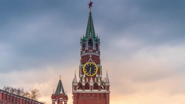 Красная площадь и Собор Василия Блаженного в Москве — стоковое видео