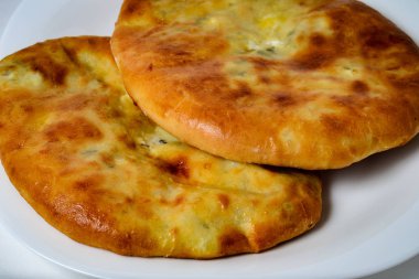 Yumurta ile Acar khachapuri