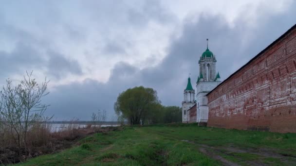 The fortress wall of the monastery timelapse — Stock Video