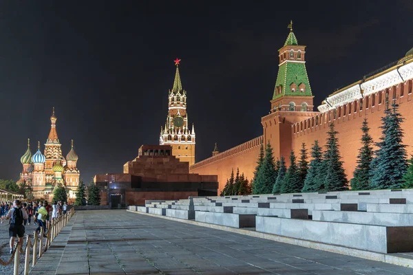 Mausoleo en la Plaza Roja vista nocturna. Moscú, Rusia — Foto de Stock