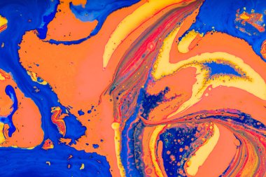 Dökülen boyalardan soyut renkli arka plan