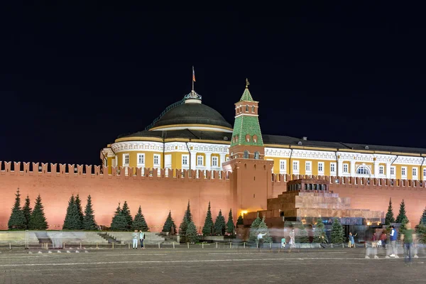 Rusia, Moscú, Plaza Roja, vista nocturna de verano . — Foto de Stock