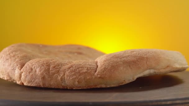 Pão Pita Ásia Central Com Sementes Gergelim — Vídeo de Stock
