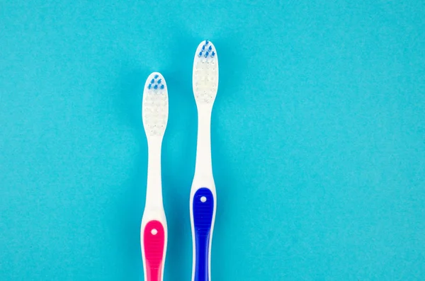 Pasta Dientes Cepillo Sobre Fondo Azul Con Lugar Para Texto — Foto de Stock