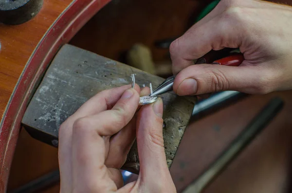 Bureau Pour Fabrication Bijoux Artisanaux Avec Des Outils Professionnels Espace — Photo