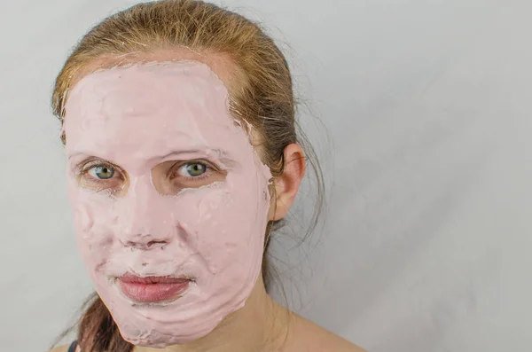 Belle Femme Ayant Masque Sur Moitié Son Visage — Photo