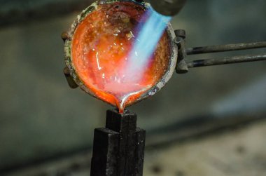 gümüş gaz meşalesi eritin. Üretim Kopyalama alanı