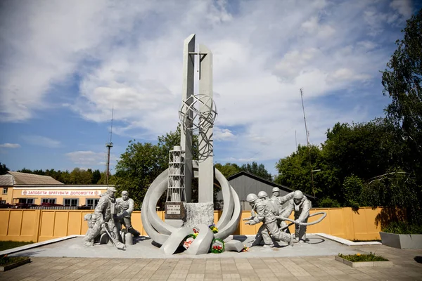 Rzeźba Likwidatorów Strażaków Pierwszy Gaszenia Pożaru Stacji Czarnobylu Kwietnia 1986 Obrazy Stockowe bez tantiem