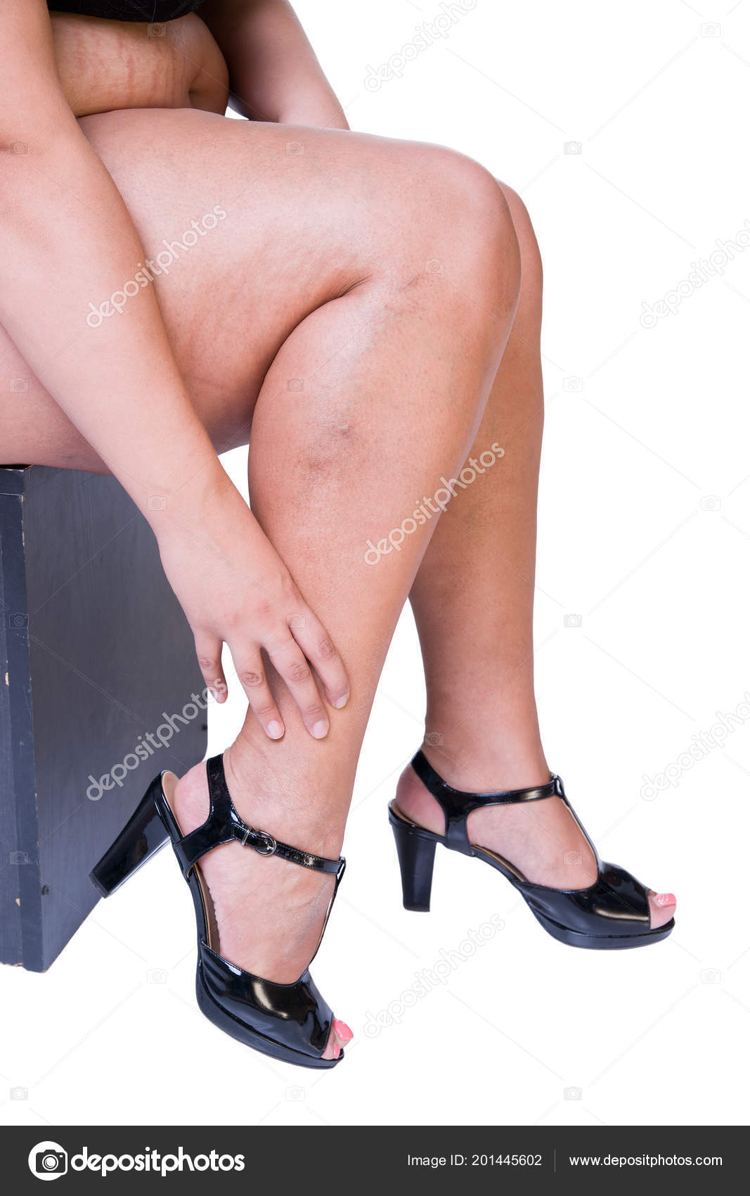 thick women in heels