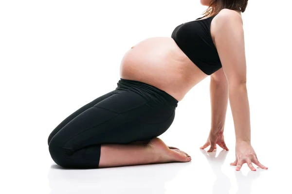 Mujer Embarazada Postura Yoga Aislada Sobre Fondo Blanco Concepto Embarazo — Foto de Stock