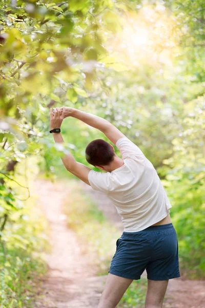 Mann Wärmt Sich Vor Dem Joggen Auf Bewegung Freien Gesundes — Stockfoto