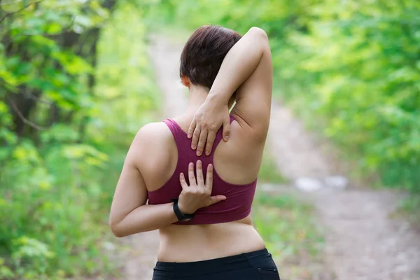 Žena Bolesti Zad Poranění Při Běhu Trauma Během Cvičení Venku — Stock fotografie