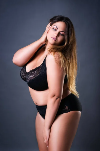 Modèle Sexy Grande Taille Lingerie Noire Grosse Femme Sur Fond — Photo