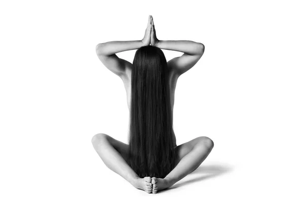 艺术裸体 完美赤裸的身体 性感的女人孤立在白色背景 黑白摄影 工作室拍摄 — 图库照片