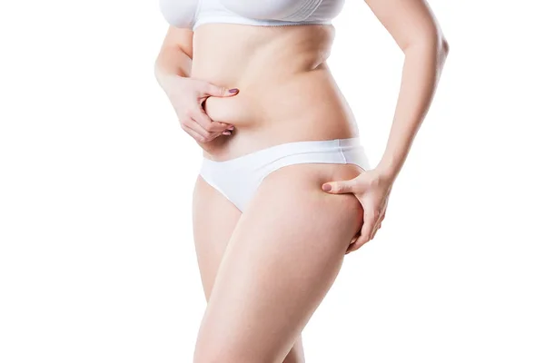 Mulher com excesso de peso com barriga flácida e quadris gordurosos, obesidade corpo feminino isolado em fundo branco — Fotografia de Stock