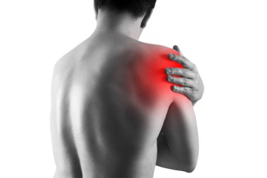 Omuz ağrısı, bir erkeğin vücudunda ağrı, spor yaralanma kavramı, beyaz arka plan üzerinde izole