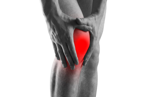 Боль в колене, воспаление суставов на белом фоне
