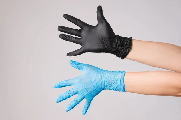 Human Hand Latex Gloves Grey Background Outbreak Coronavirus Disease 2019 — Stock Photo, Image