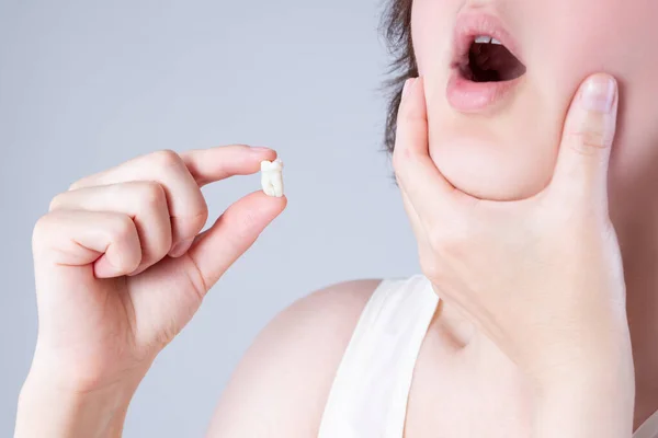 Extração Dentária Sabedoria Mulher Que Sofre Uma Dor Dente Fundo — Fotografia de Stock