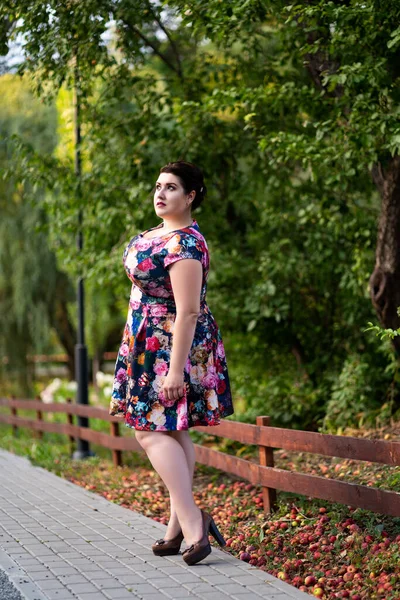 Size Fashion Model Floral Dress Outdoors Beautiful Fat Woman Big — Stock Photo, Image