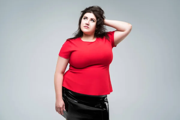 Size Fashion Model Red Blouse Black Skirt Fat Woman Gray — Stock Photo, Image