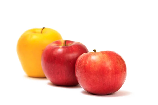 Row Ripe Red Yellow Apples White Isolated Background — Stock Photo, Image