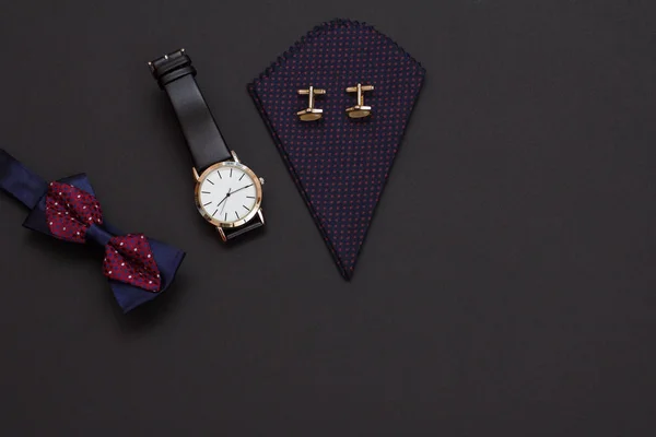 Corbata Lazo Reloj Con Correa Cuero Negro Pañuelo Con Gemelos — Foto de Stock