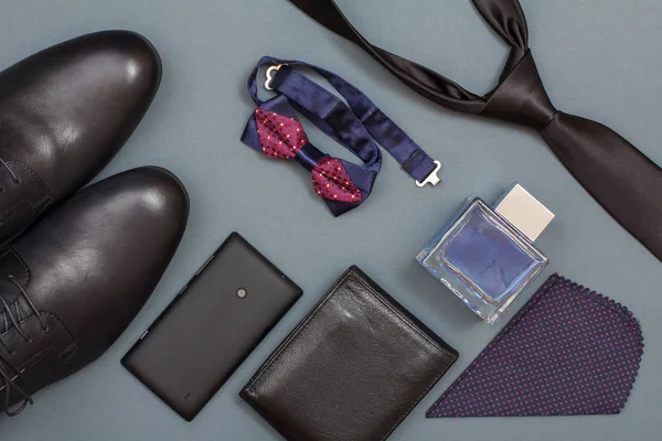 Conjunto de ropa y accesorios para hombre en estilo business. Atributos de empresario de lujo — Foto de Stock