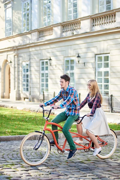 Active Romantic Tourist Pair Bearded Man Smiling Long Haired Blond — Stock Photo, Image