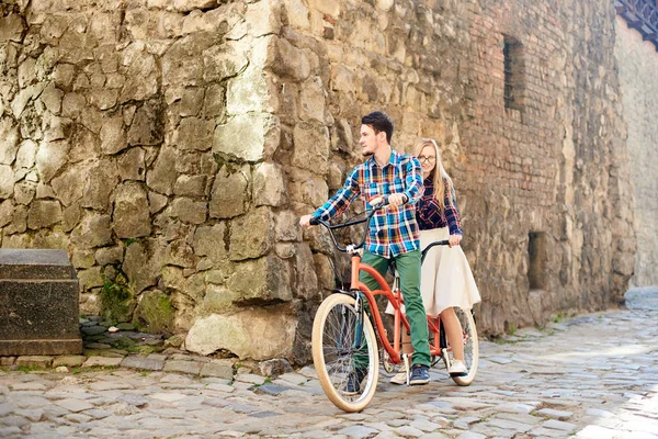 Young Attractive Tourist Couple Casual Clothing Bearded Man Blond Woman — Stock Photo, Image