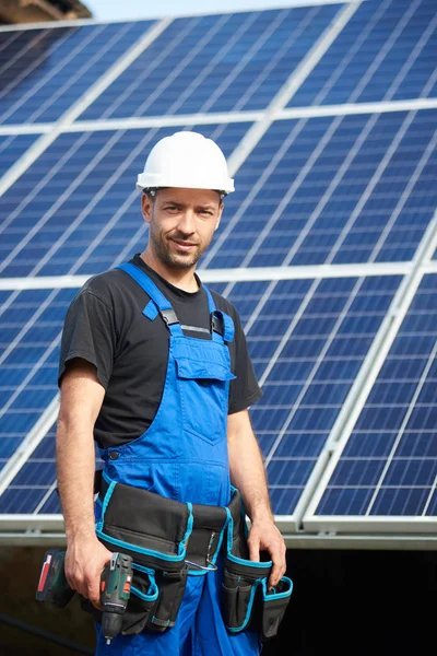 Retrato Técnico Engenheiro Feliz Capacete Proteção Branco Macacão Azul Com — Fotografia de Stock