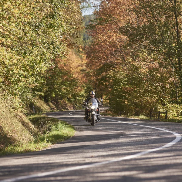 Sakallı Motosiklet Kask Güneş Gözlüğü Siyah Deri Giyim Binme Kruvazör — Stok fotoğraf