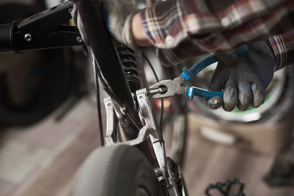 Close Man Mechanic Working Bicycle Repair Shop Wearing Protective Gloves — Stock Photo, Image