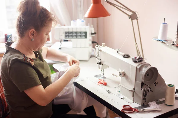 Female Clothier Stitching Her Hands Workplace Atelier — Stock Photo, Image