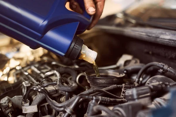 Engine Oil Changing Maintenance Gear Car Engine Auto Service Workshop — Stock Photo, Image