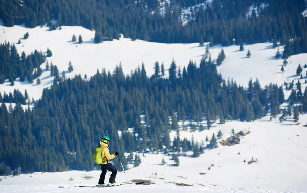 Professional Skier Helmet Backpack Riding Skis Fast Steep Snowy Mountain — ストック写真