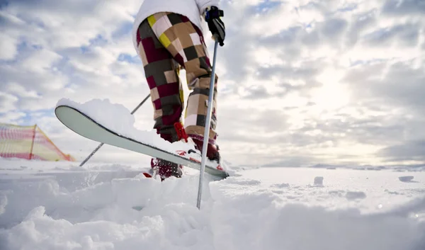 Close Low Angle View Snapshot Skier Legs Man Skiing Making — Stock Photo, Image