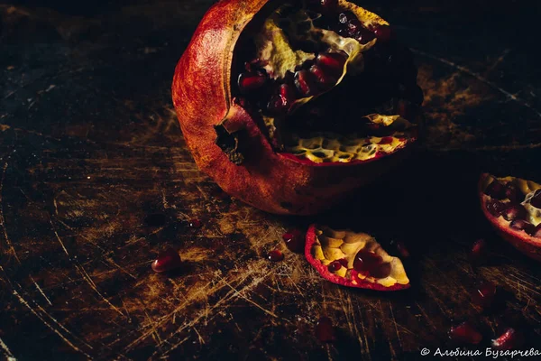 Ripe Sliced Pomegranate Wooden Background — Stock Photo, Image