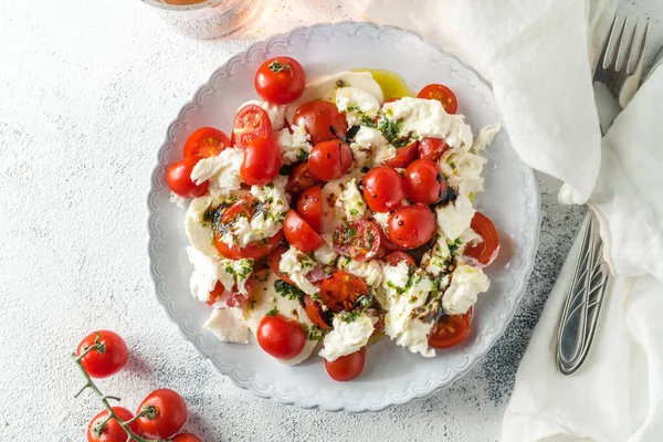 Sallad Med Tomater Och Mozzarella — Stockfoto